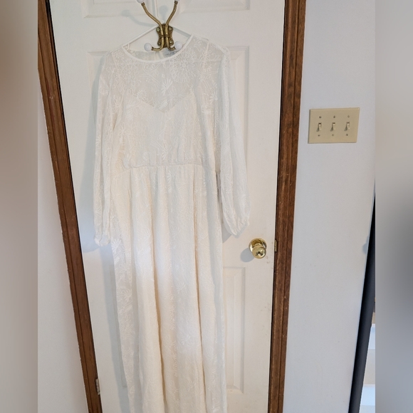 Modcloth XL Just the Beginning Full Length White Lace Lined Dress - Picture 3 of 11